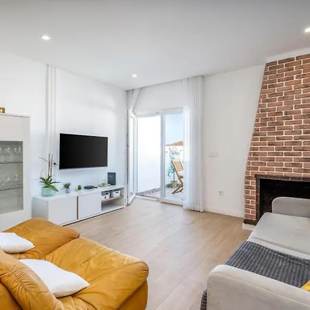 Beco Do Sol, * 阿尔布费拉